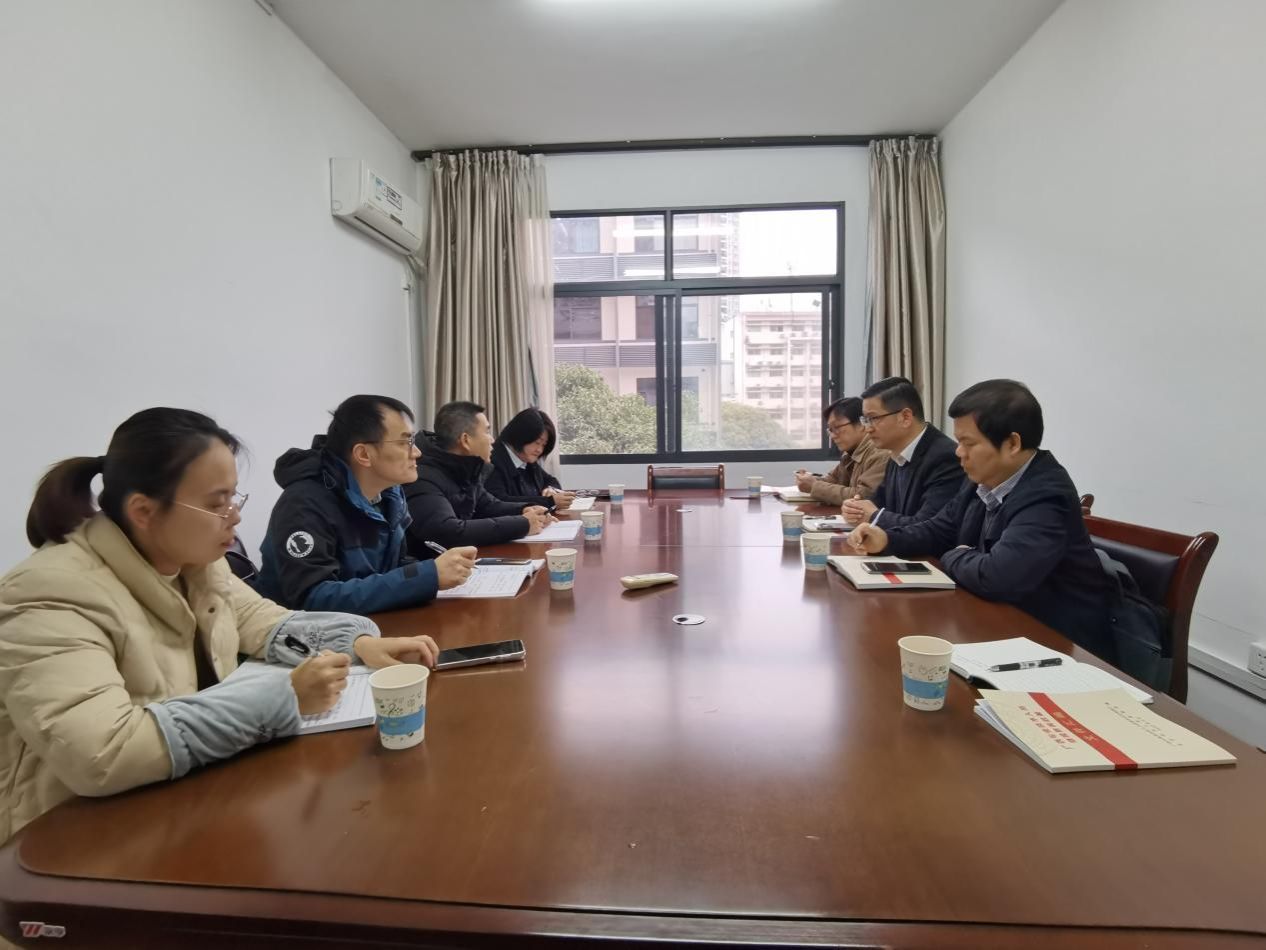 365英国上市公司官网到自治区人社厅交流